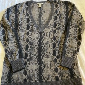 Cashmere White + Warren V-neck Sweater